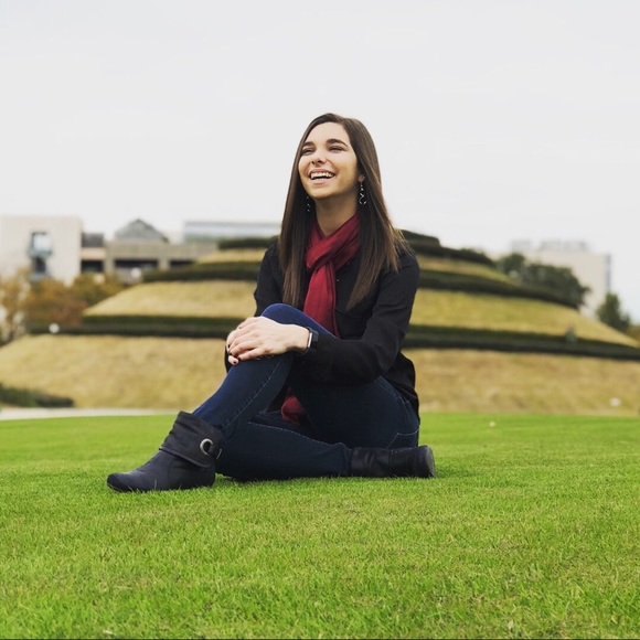 Meet your Posher, Rochelle - Picture 7 of 8